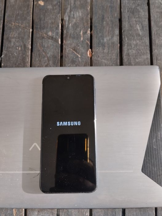 Продавам samsung A20e