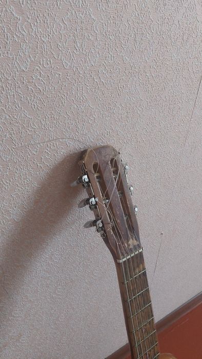 Гитара акустикалық.
