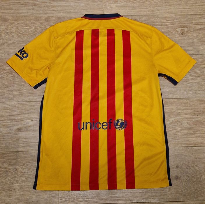 Оригинални тениски на Барселона (FC Barcelona) - Размери M и L