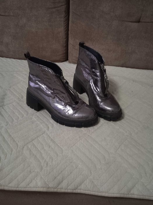 Ботинки демисезон  38размер