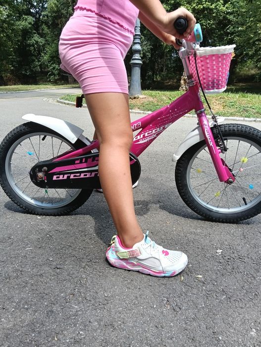 Bicicletă pentru fete