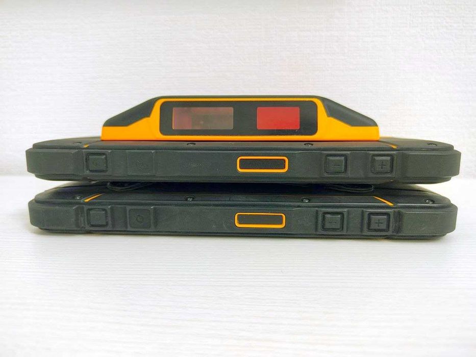 Два защищенных промышленных планшета со сканером кодов, RFID и NFC