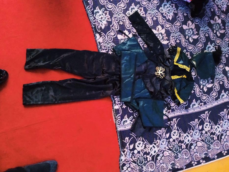 Жаңа жылдық киімдер