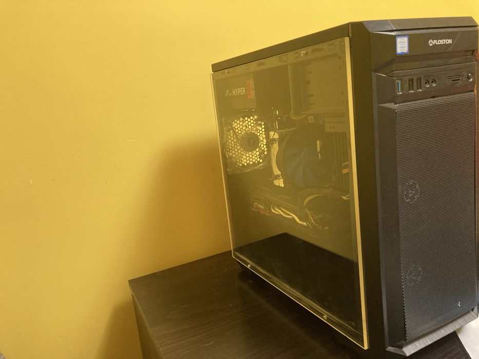 Настолен  Геймърски Компютър + Монитор + Слушалки