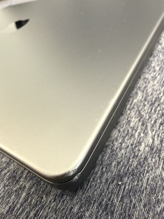 Продаю MacBook Pro с чипом M1 Pro