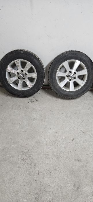 Джанти с зимни  гуми 215 65 16 vw