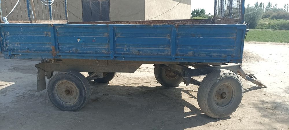 Ishga tayyor traktor