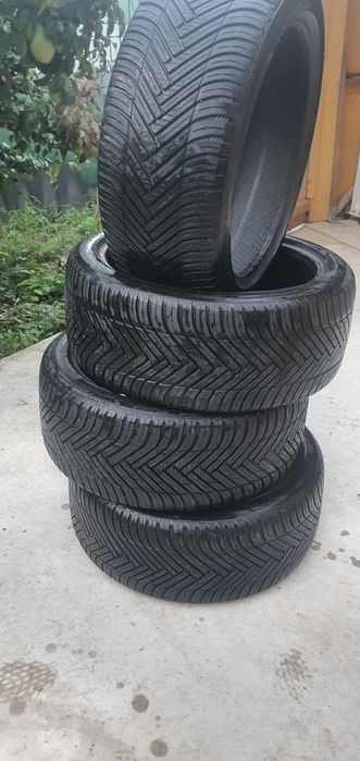Cauciucuri 235 40 ZR18