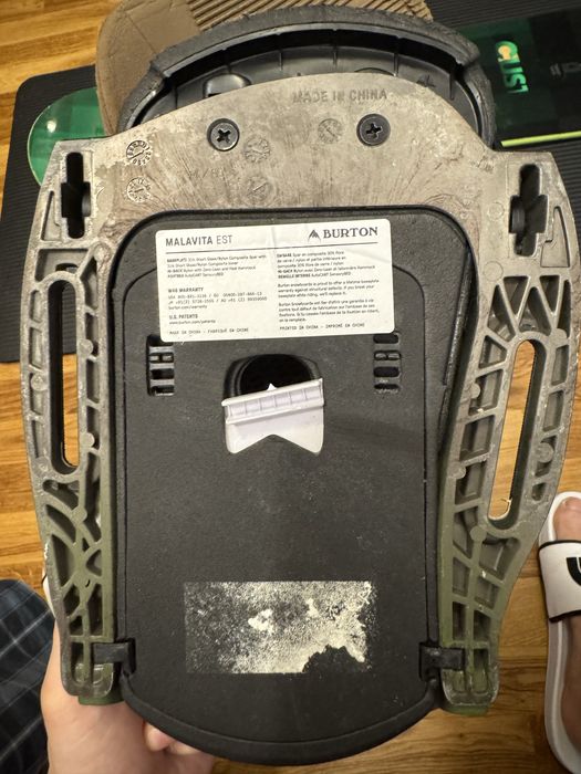 Vand legaturi burton malavita model 2019 est M