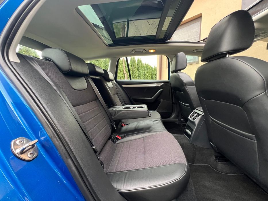 Skoda Octavia Elegance 1.6 TDI*Piele*Panoramic*Navi*Senzori*Tempomat