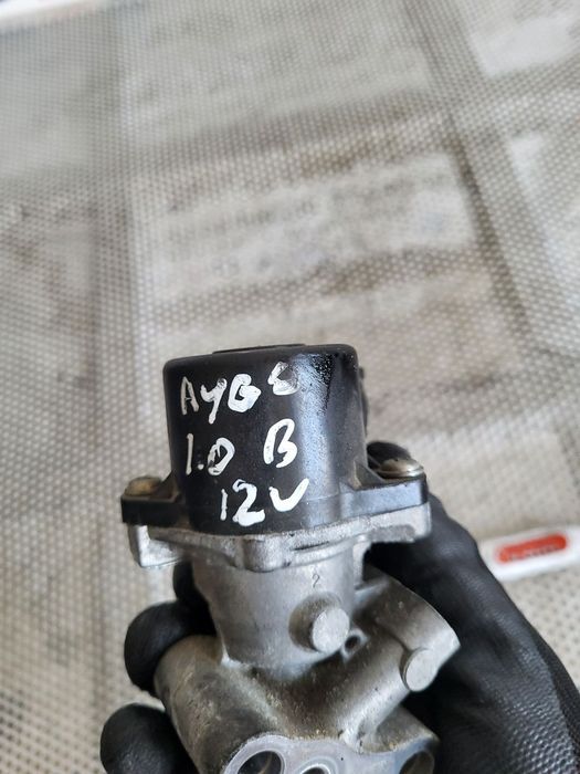 Supapa Valva Egr Toyota Aygo 1.0 Benzina 12V Euro 4 An 2004-2005-2006-2007-2008-2009-2010 Factura S