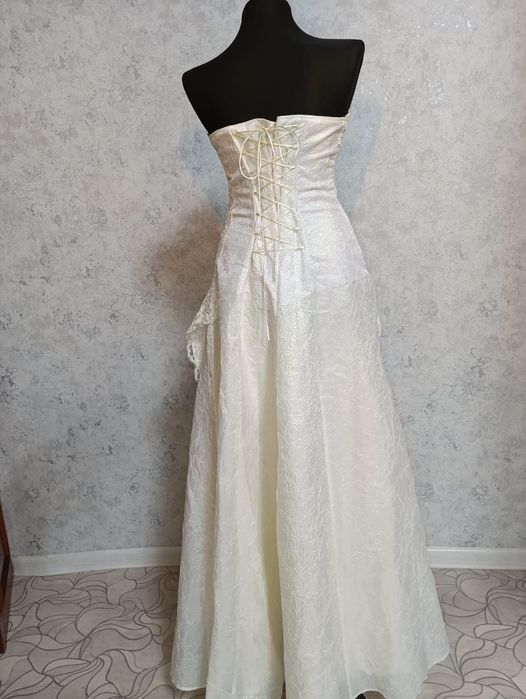 Продам новое свадебное платье.