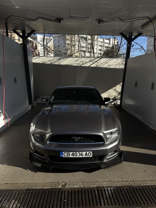 Ford Mustang S197 за бал