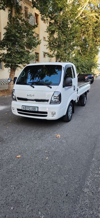 Kia bongo srochno sotiladi
