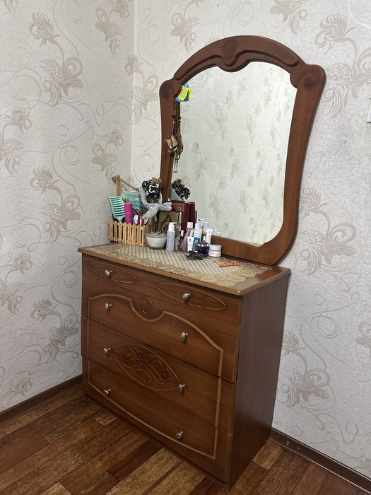 Продам спальный гарнитур