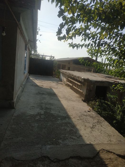 Уй сотилади.Ховли, 6 хона. Нархи келишилади!