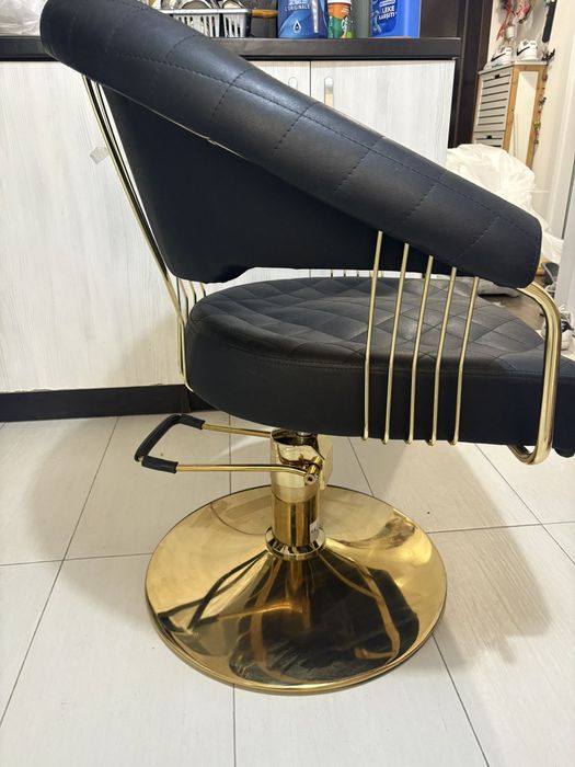 Фризьорски стол без забележка