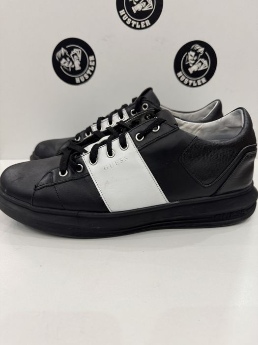 Сникърси GUESS.Номер 45