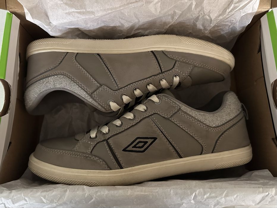 Мъжки маратонки UMBRO 42 номер обувки,сникърси