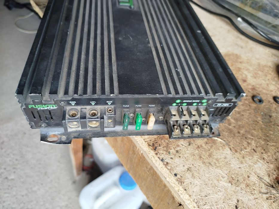 Продам Усилитель