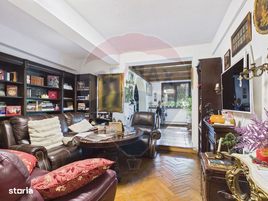 Apartament cu terasă într-o vilă interbelică B-dul Primaverii