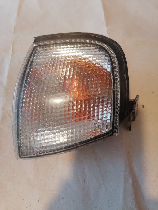 Десен мигачи за Нисан Примера 1996