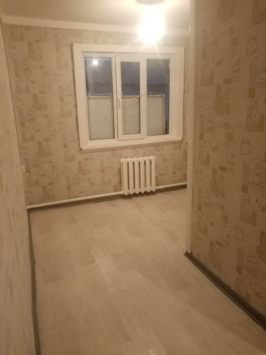 Продам 3ком 2этаж 2этажки. Евроремонт. Огород есть.. Спутник дерево.