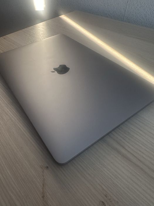 Макбук Про м1 2020
