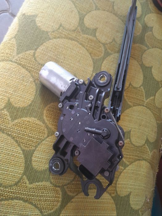 Vând motoras ștergător golf 6