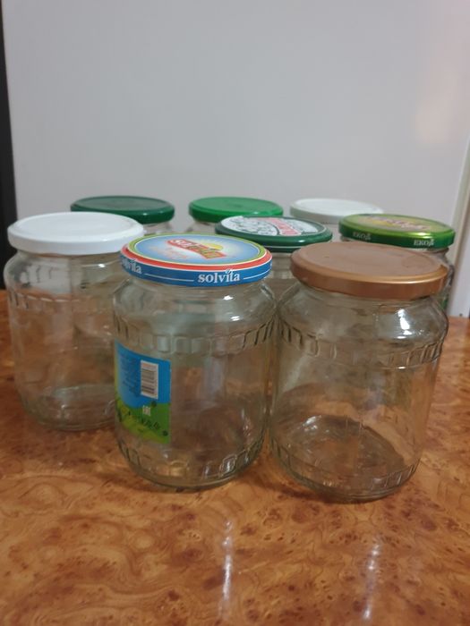 Продаю  банки с крышками
