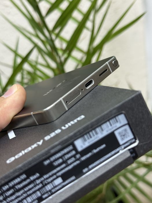 samsung S25 Ultra 12/256Gb