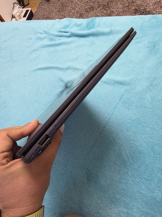 VivoBook 17 . I7. / 16g ram / 512 ssd  17,3" ips