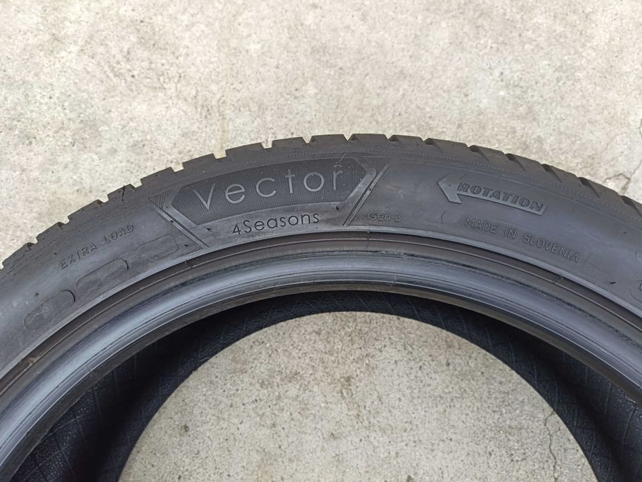 Doua anvelope 245 45 18 goodyear vector 4 season 7 mm dot 2024