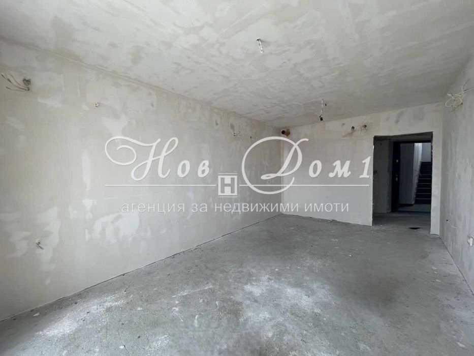 Продава се Тристаен апартамент в Пловдив, Гагарин - 103 кв.м за 897 €/кв.м - Снимка #2