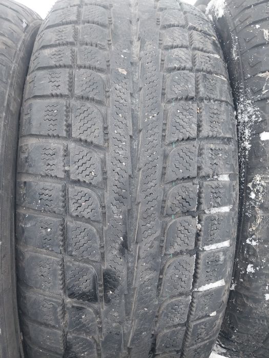 4 шины липучки. 235 60 R17