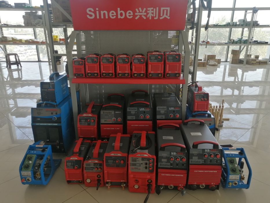 Сварочный аппарат модель 500.  500 Анперный гарантия один год.