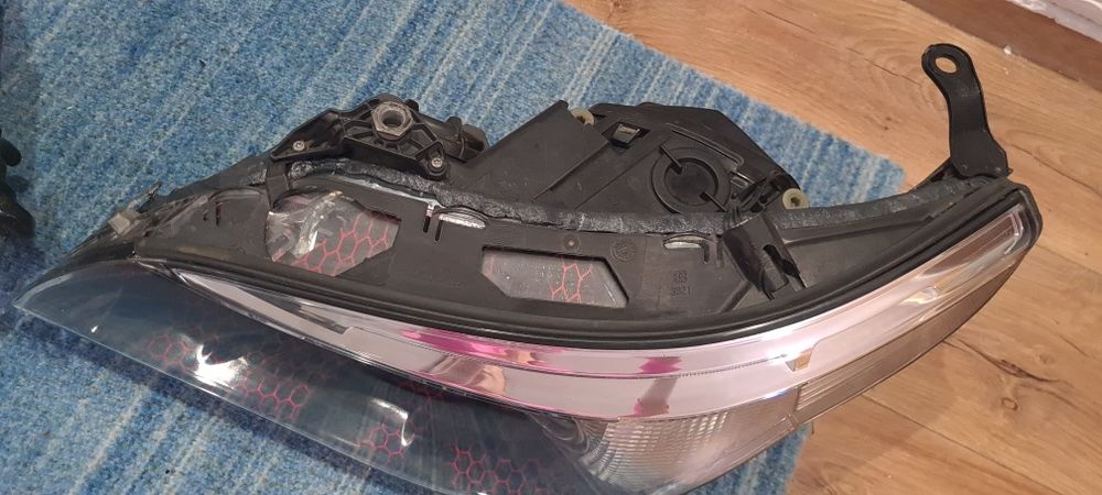 Рециклирани Фарове за BMW E60 dynamic bi xenon D1S