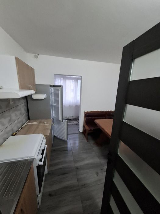 Închiriez apartament cu 2camere