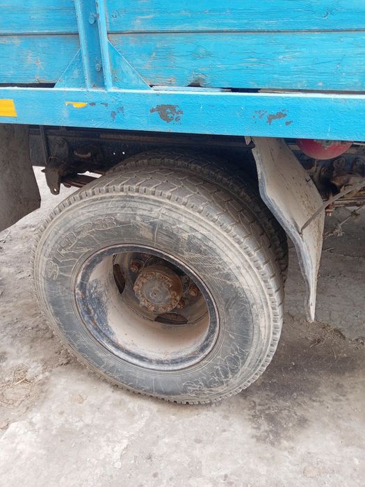 Zil moshina si SOTILADI Xorazm xonqa da yurib turibdi xolati yaxshi