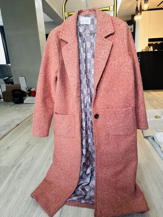 Дълго палто на испанската марка Anonymous размер 38