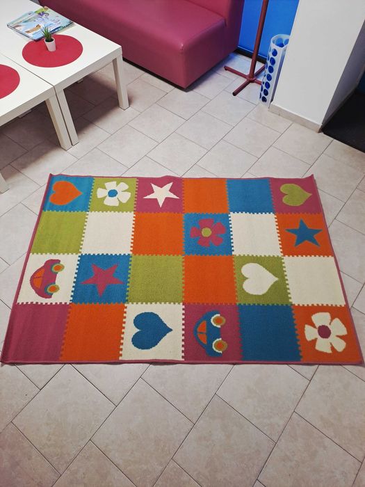 Пъстри и весели, детски килими с размери 1,20м. X 1,70м.