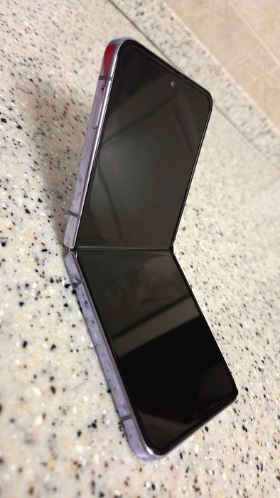 Samsung Galaxy Z Flip 4