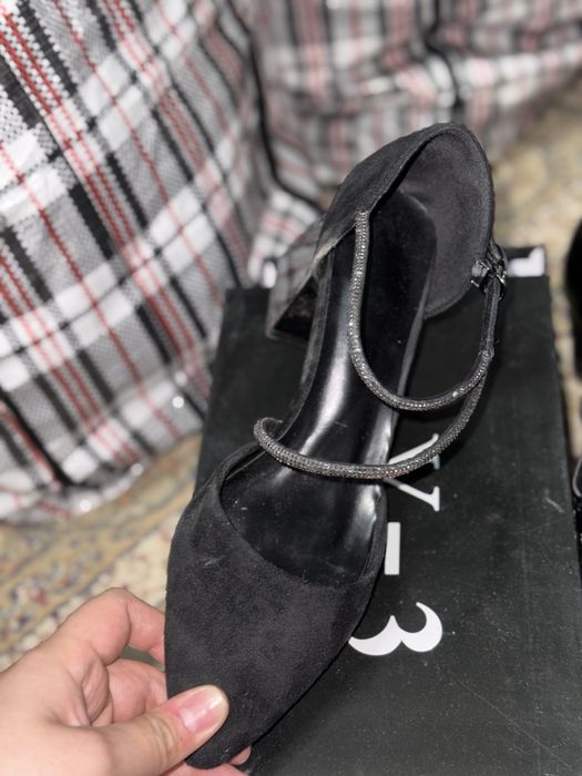 Продам почти новые туфли