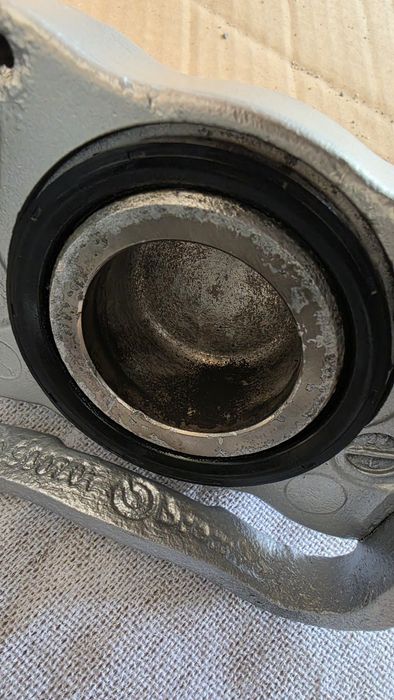 Продавам спирачни апарати за Mercedes-Benz W203