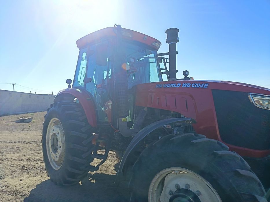 FM WORLD WD 1304 E Traktor