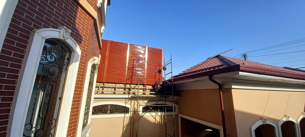 металлическийе заборы-жалюзи современно и надежно.