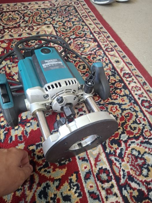 Фрезер макита pr 2300 FC