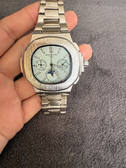 Часовник Rolex ново