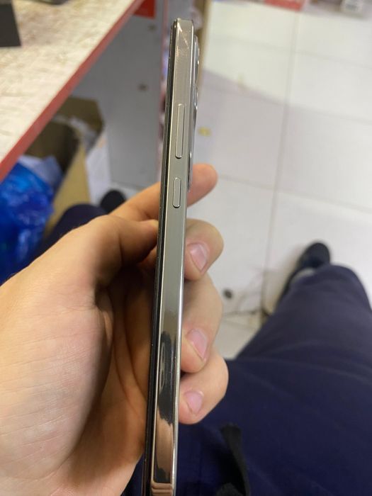 Срочно Vivo v40 lite