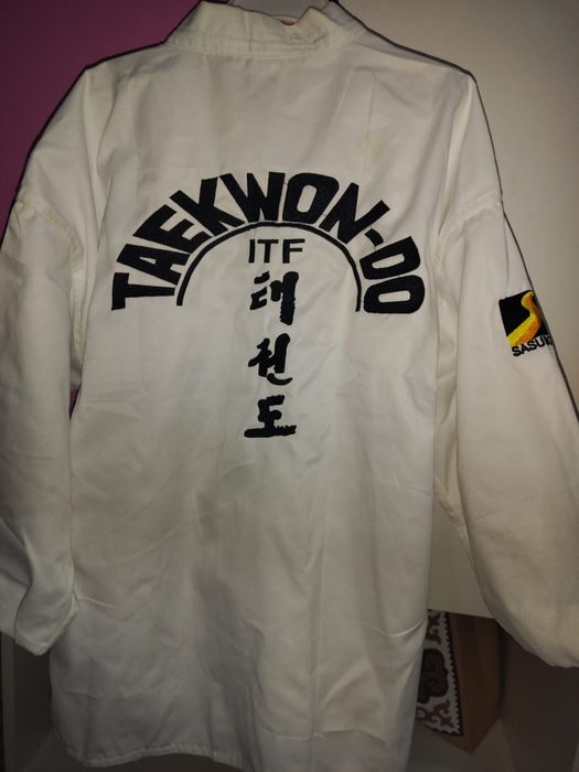 Продам кимоно и амуницию